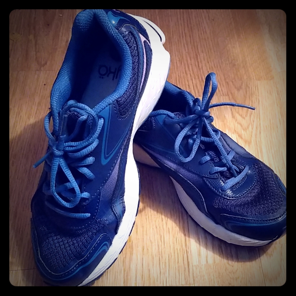 Running shoes
